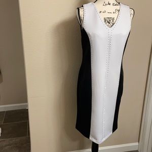 Tahari colorblock Vneck sheath